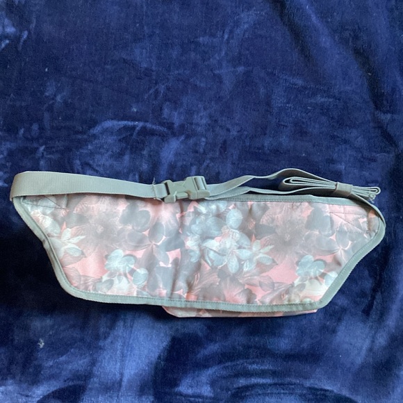 NWOT puma hip pack - Picture 3 of 3